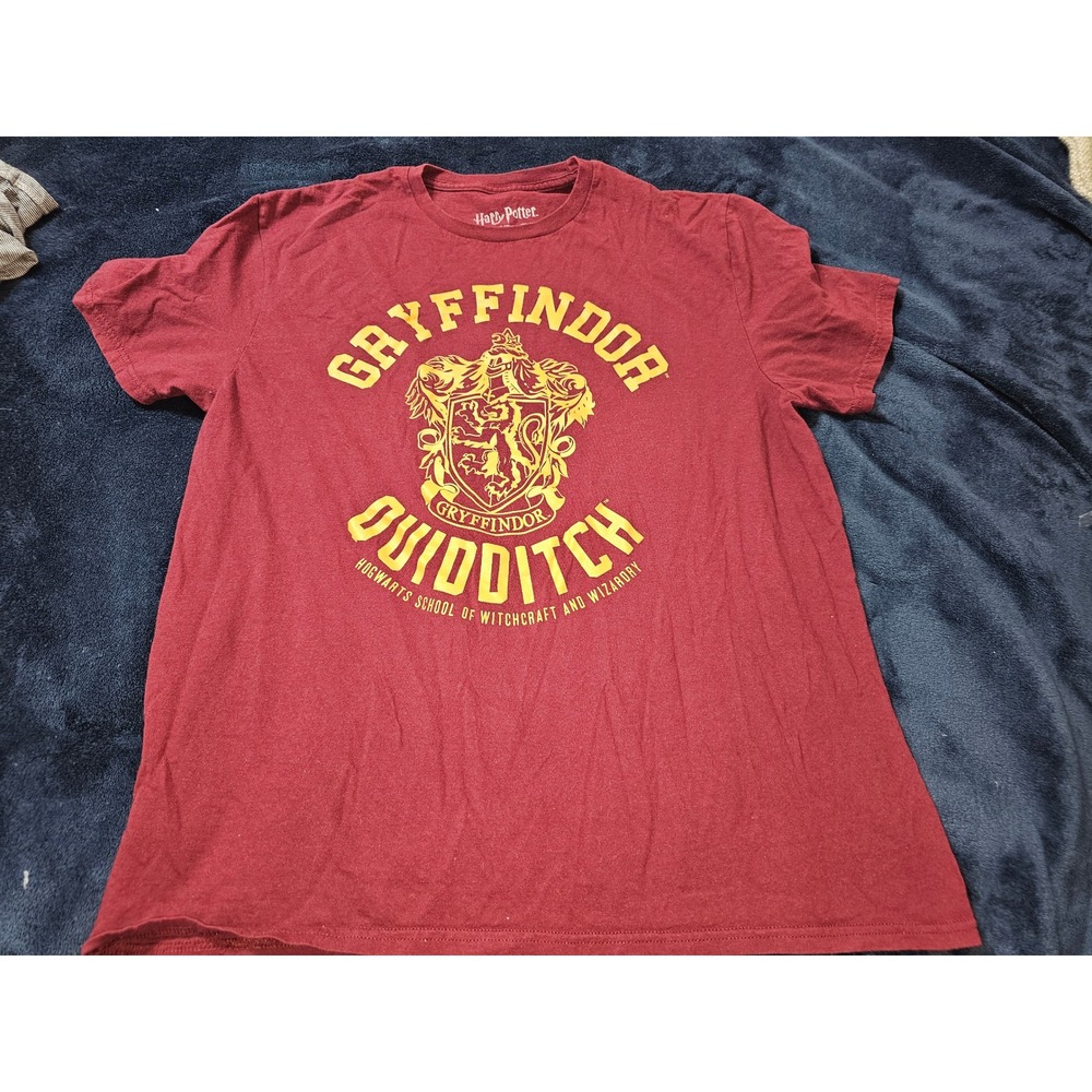 Harry Potter Gryffindor Quidditch Graphic T-Shirt Maroon Burgundy Large